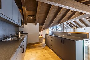 Amazing Penthouse With Shared Pool