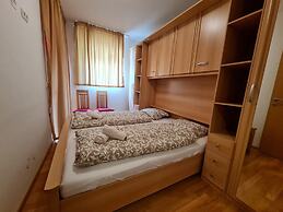 Comfortable Apartment With Mountain View