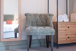 Host Stay Woodroffe Arms Hope Twin Room 5