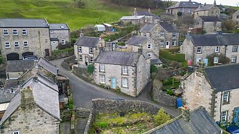 Host Stay Bradley House