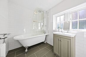 Host Stay Bradley House