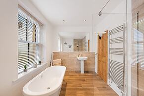 Host Stay March Cottage