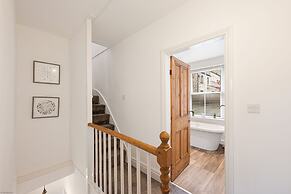 Host Stay March Cottage