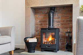 Host Stay March Cottage