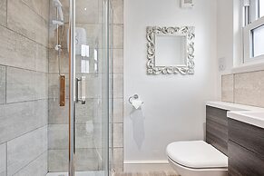 Host Stay March Cottage