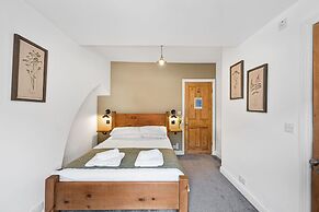 Host Stay March Cottage