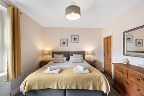 Host Stay March Cottage