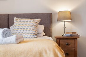 Host Stay March Cottage