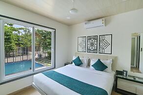 Elegant Waterfront Resort