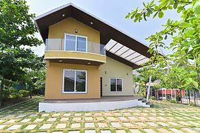 Elegant Waterfront Resort