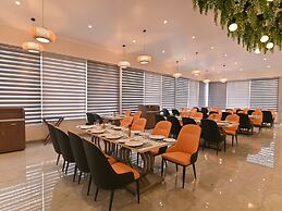 Elegant Waterfront Resort