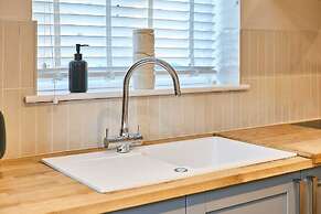 Host Stay Raven s Nest Suite