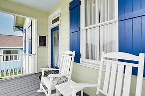 Walk to Beach: Galveston Home w/ Fenced Yard!