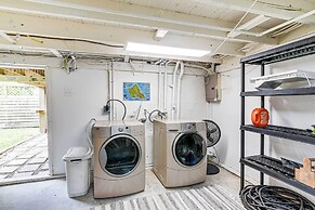 Walk to Beach: Galveston Home w/ Fenced Yard!