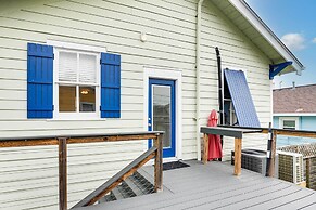Walk to Beach: Galveston Home w/ Fenced Yard!