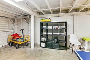 Walk to Beach: Galveston Home w/ Fenced Yard!