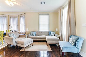 Walk to Beach: Galveston Home w/ Fenced Yard!