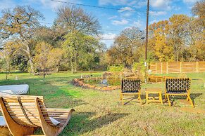 2 Mi to Dtwn: Austin Getaway w/ Natural Pool