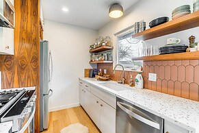 2 Mi to Dtwn: Austin Getaway w/ Natural Pool