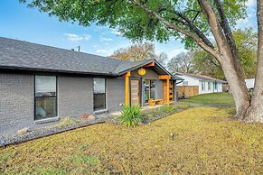 2 Mi to Dtwn: Austin Getaway w/ Natural Pool