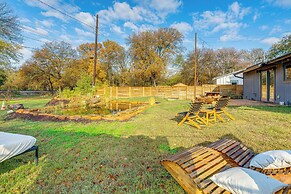 2 Mi to Dtwn: Austin Getaway w/ Natural Pool