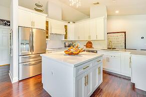 6 Mi to Dtwn: Pet-friendly Retreat in Fort Pierce!