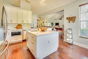 6 Mi to Dtwn: Pet-friendly Retreat in Fort Pierce!