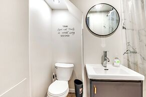 14 Mi to Central Park: Chic Mt Vernon Retreat