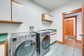 Walk to Flathead Lake: Polson Home w/ Balcony