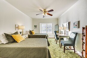 3 Mi to Downtown Tyler: Home w/ Fenced Yard!