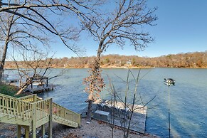 Lakefront Retreat w/ Game Room in Bella Vista!