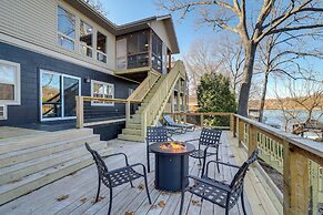 Lakefront Retreat w/ Game Room in Bella Vista!