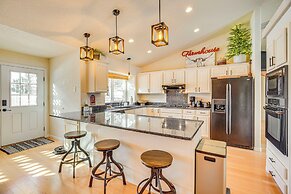 Luxe Mesa View Home on 35 Acres w/ Wraparound Deck