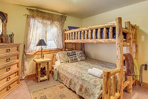 Family-friendly Cabin w/ Fire Pit in Forest Lakes