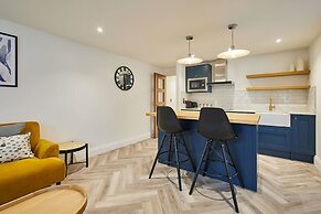 Host Stay Driftwood Apartment