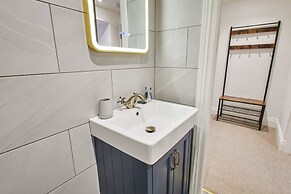 Host Stay Sea Salt Apartment