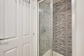 Host Stay Aronora Guest House