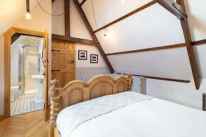 Host Stay The Tiny Chapel