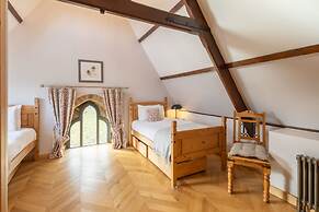 Host Stay The Tiny Chapel