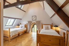 Host Stay The Tiny Chapel