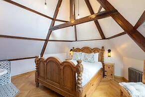 Host Stay The Tiny Chapel