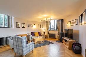 Host Stay The Tiny Chapel