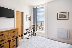 Host Stay Sleights at the Sandbeck