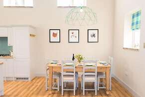 Host Stay Boathouse Barn