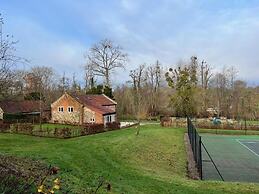 Host Stay Boathouse Barn