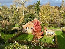 Host Stay Boathouse Barn