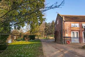 Host Stay Boathouse Barn