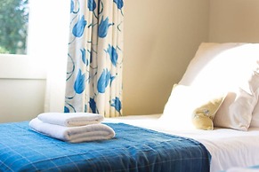 Host Stay Boathouse Barn