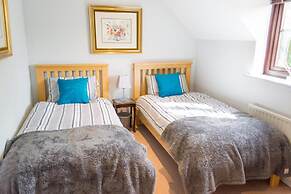Host Stay Laylands Yard