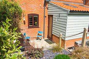 Host Stay Laylands Yard